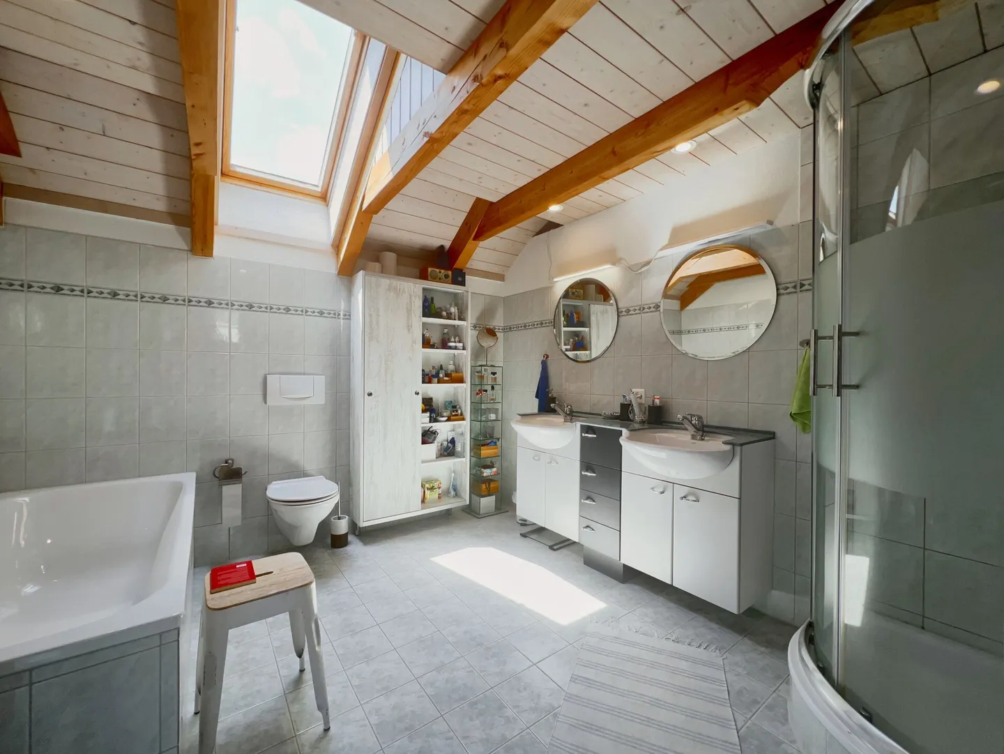 Versatile Generational House in Beautiful Hillside Location with Views into the Greenery - Photo 11 of 22