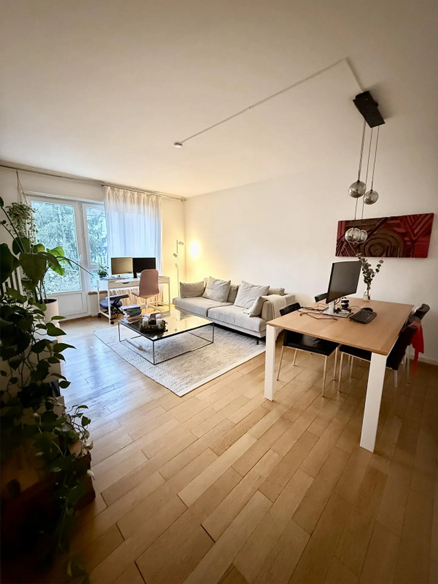 Luminoso appartamento d'epoca di 2,5 stanze con 2 balconi - Foto 2 di 7