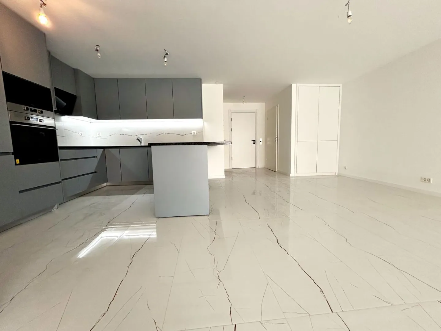 Bellissimo nuovo appartamento 3.5 locali - 93 m2 a Champagne - Foto 4 di 11