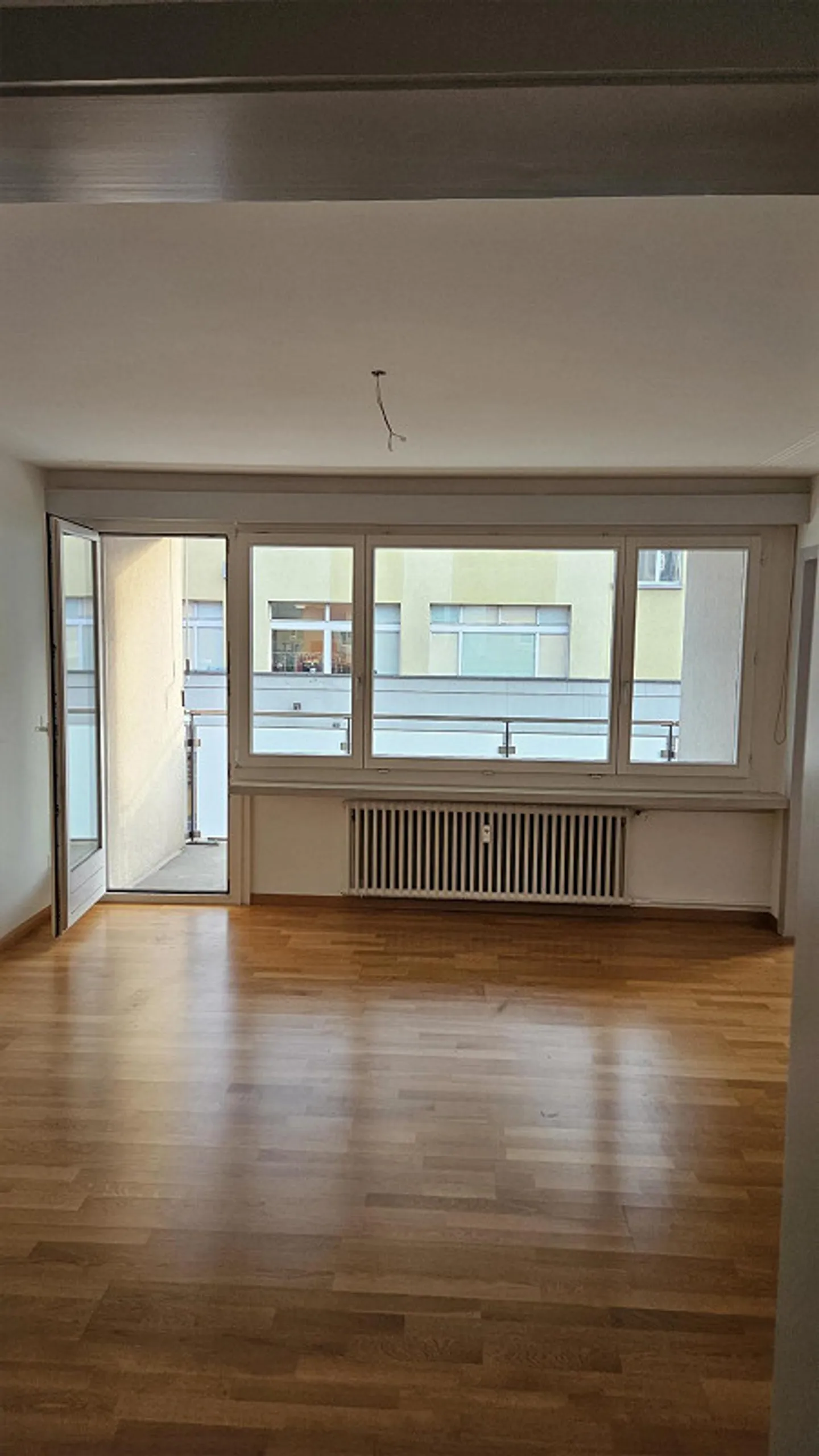 Bellissimo e spazioso appartamento di 4,5 stanze nel centro di Gossau SG - Foto 2 di 8