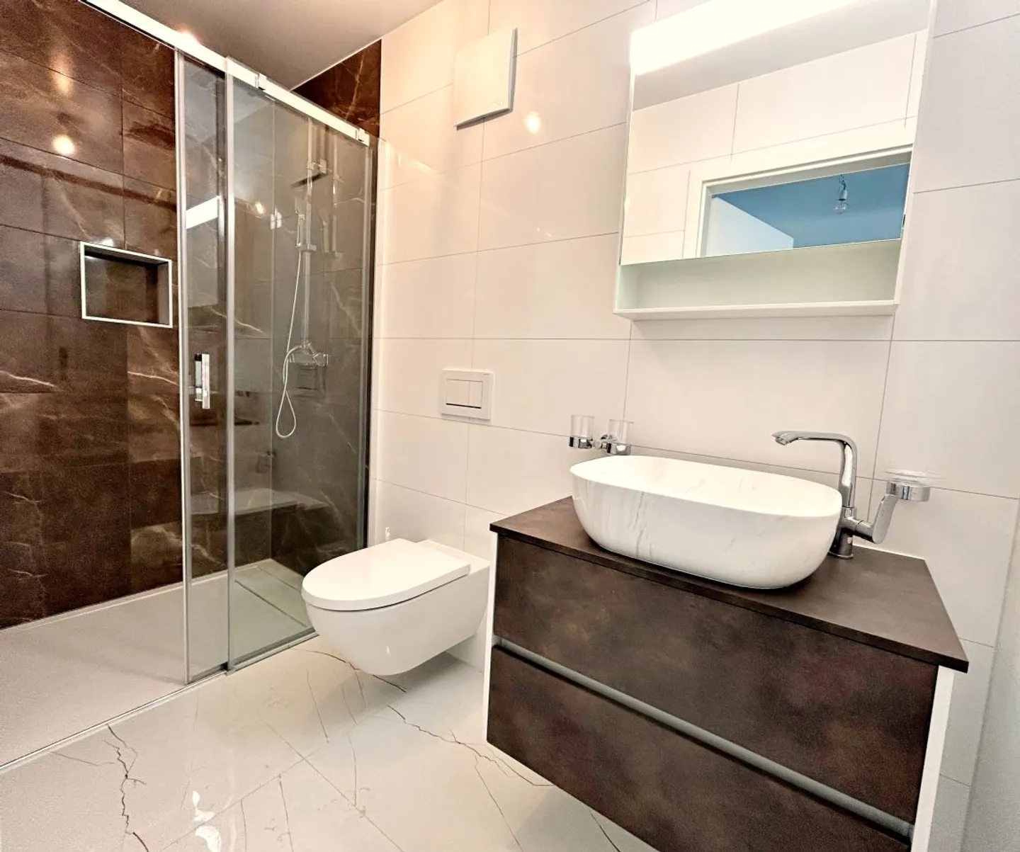 Bellissimo nuovo appartamento 3.5 locali - 93 m2 a Champagne - Foto 9 di 11