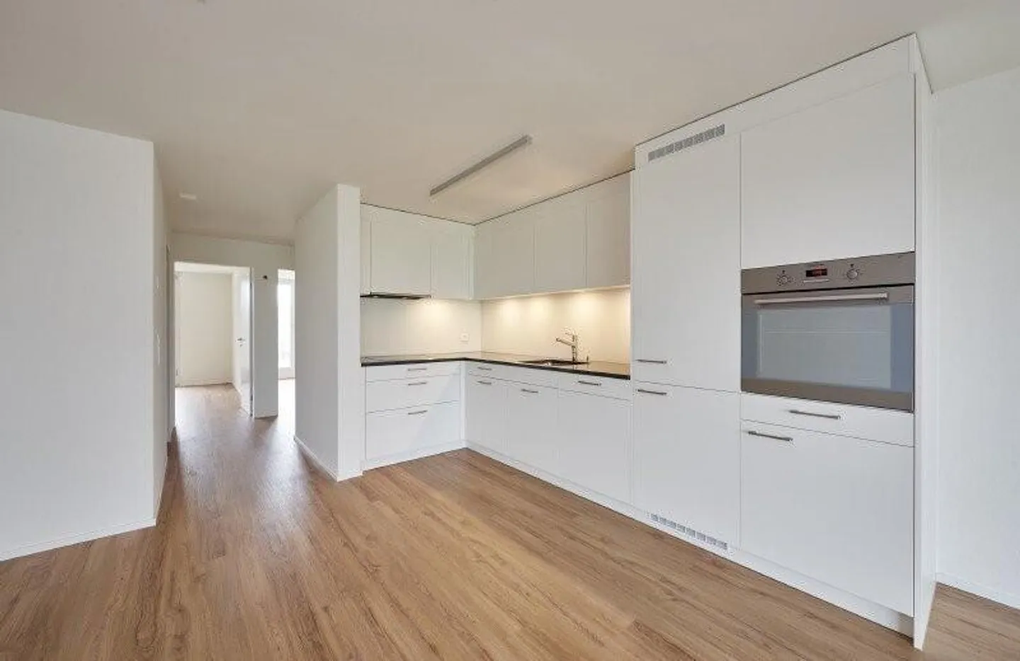 Modernes Apartment mit Balkon - Foto 3 von 7