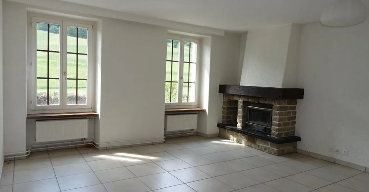 Vauffelin - 3.5-room apartment located on the ground floor - Photo 2 of 7