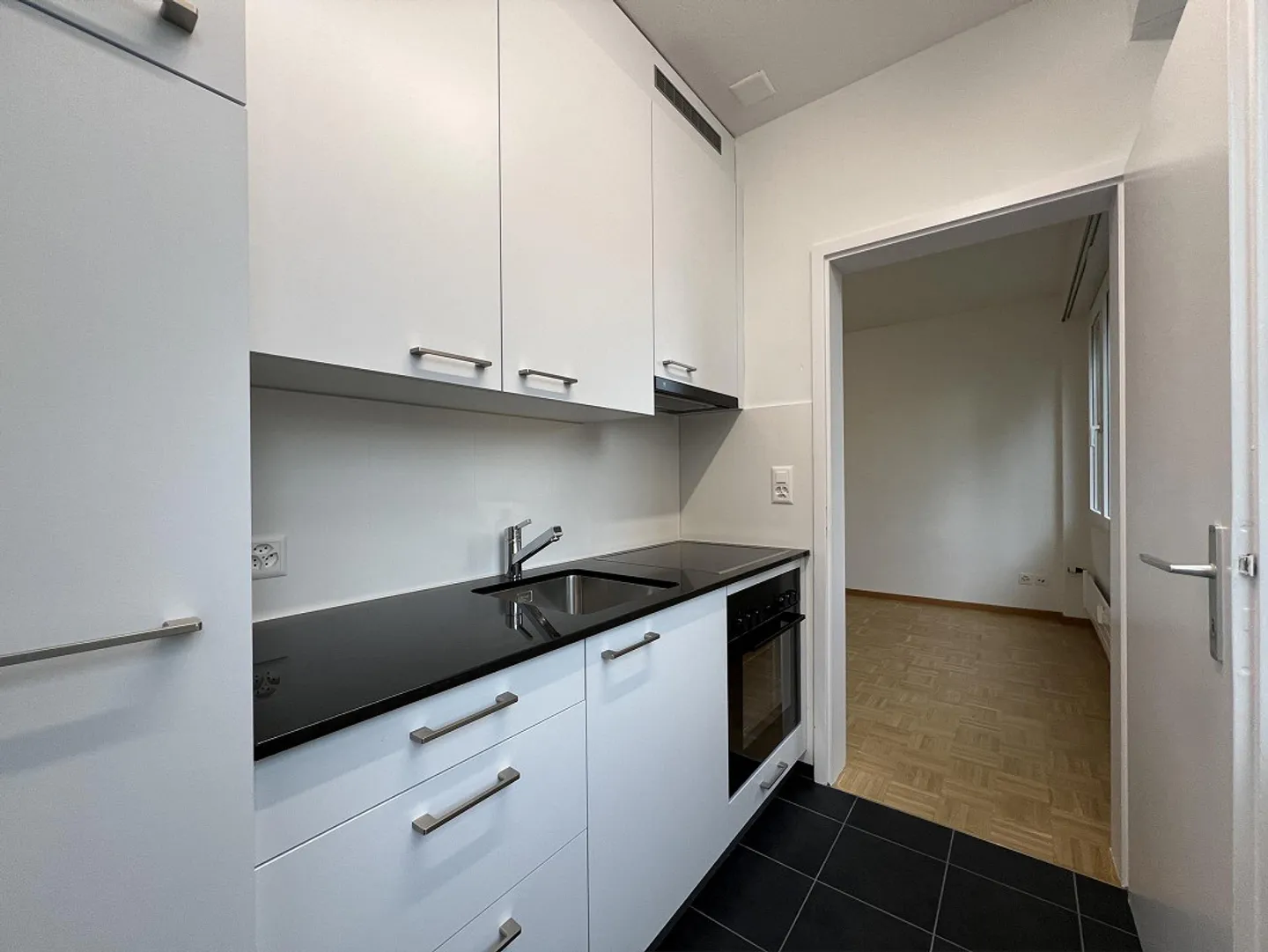 Helle renovierte Einzimmerwohnung - Foto 2 von 6
