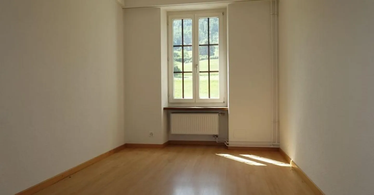 Vauffelin - 3.5-room apartment located on the ground floor - Photo 4 of 7
