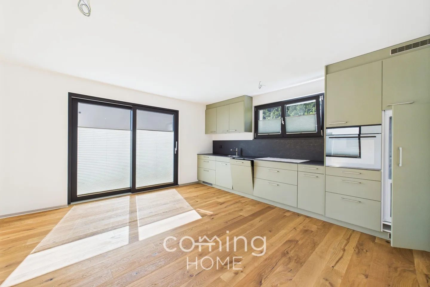 Ampia casa unifamiliare a Susten - luminosa, moderna e con giardino privato - Foto 2 di 12