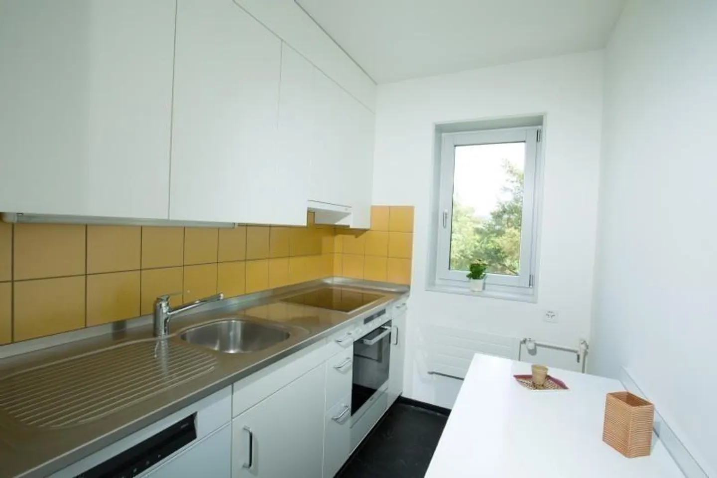 Bellissimo appartamento spazioso con 3 camere - Foto 2 di 7
