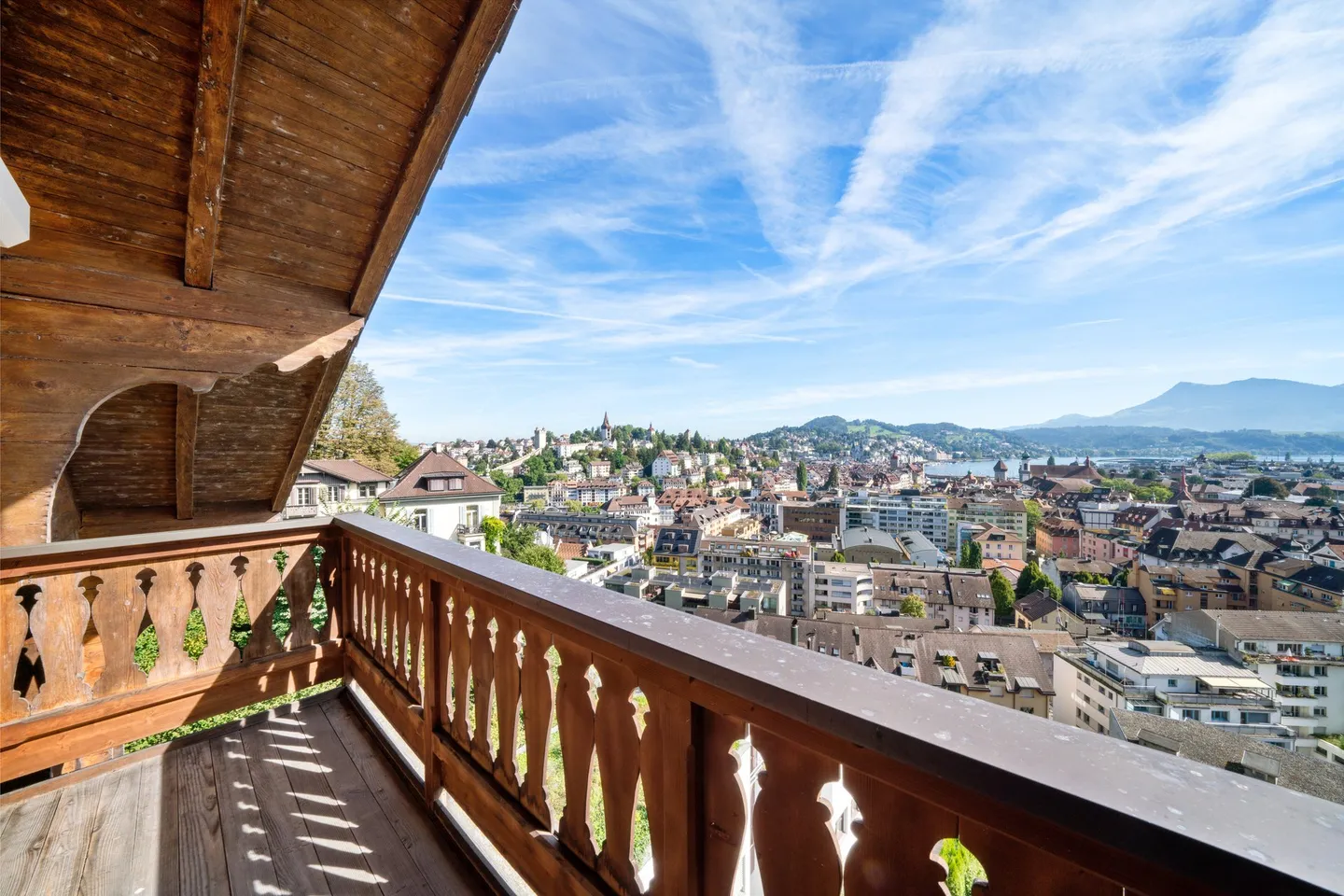 Charmante Dachwohnung mit Aussicht - Foto 1 von 1