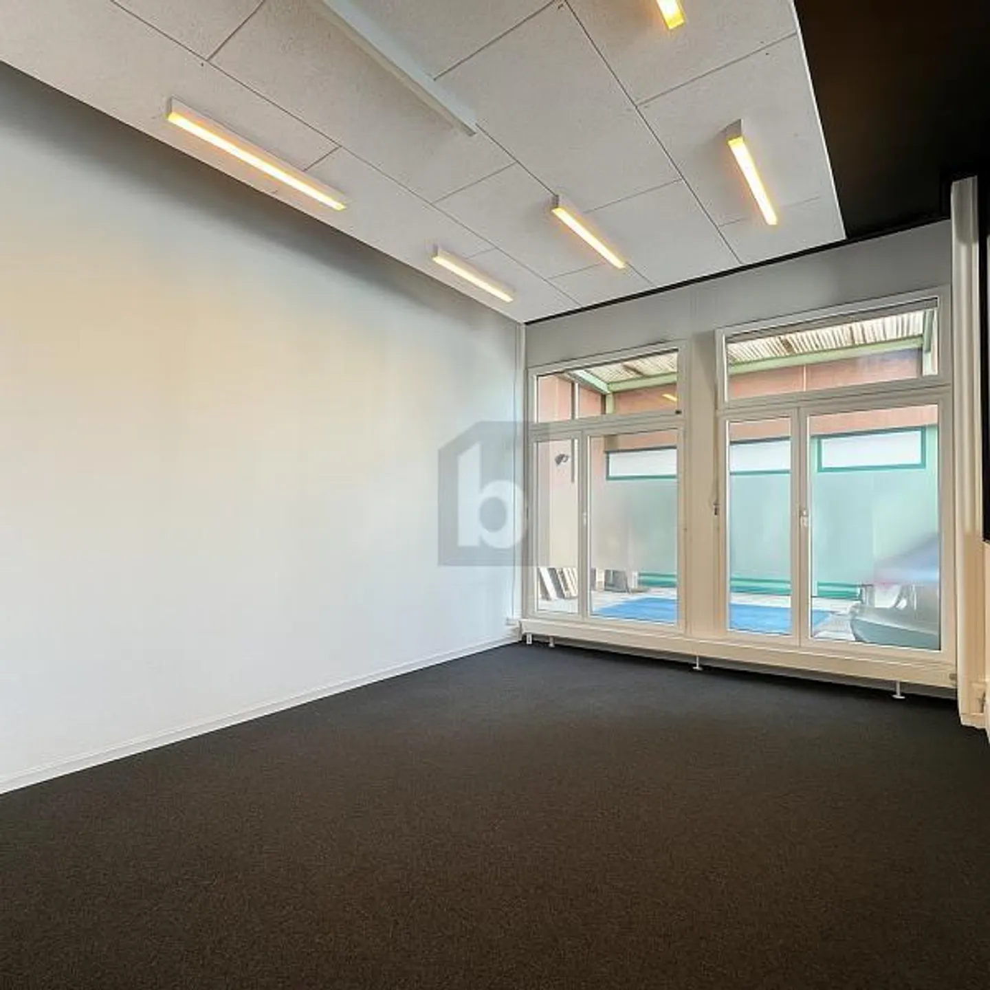 Bureau à louer - Photo 4 sur 6