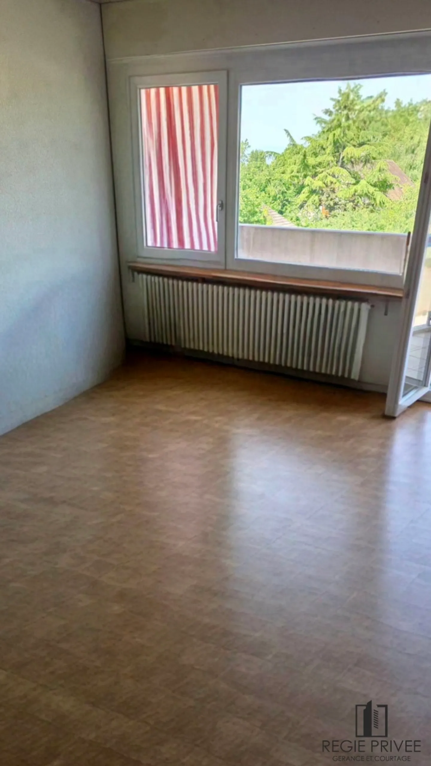 Charmant appartement 2.5 pièces - Photo 3 sur 12