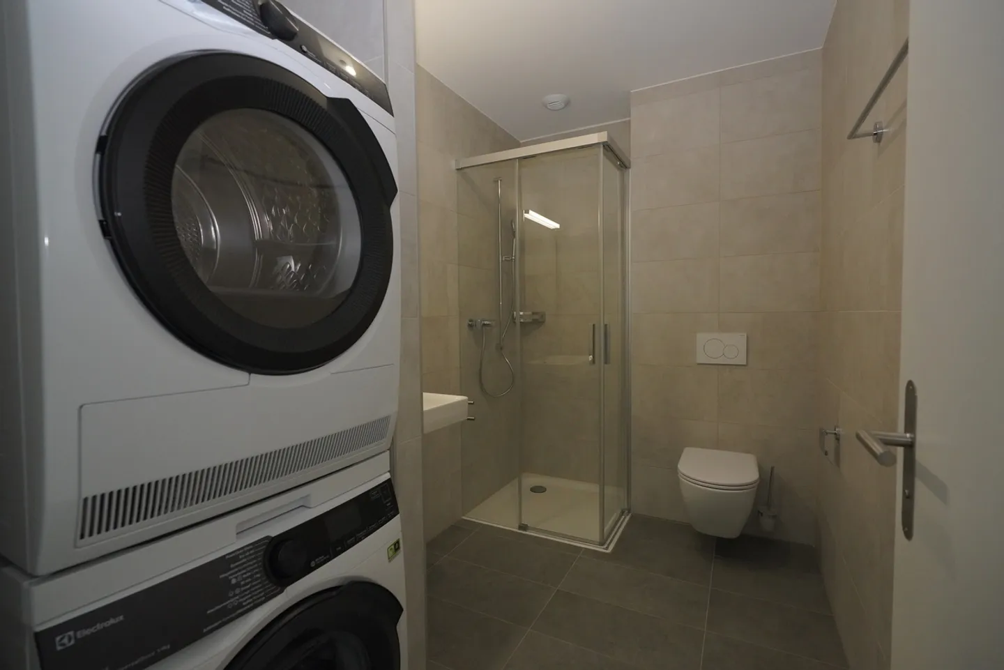 2.5-ROOM APARTMENT FOR RENT IN THE CENTER OF SIERRE - Photo 7 of 9