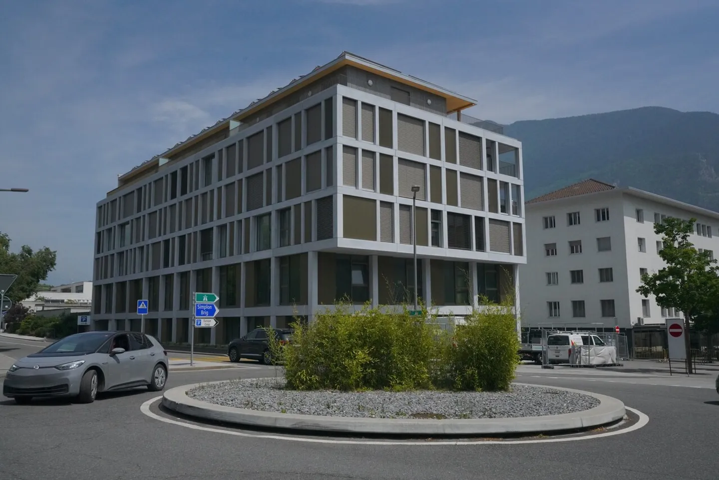 2.5-ROOM APARTMENT FOR RENT IN THE CENTER OF SIERRE - Photo 8 of 9
