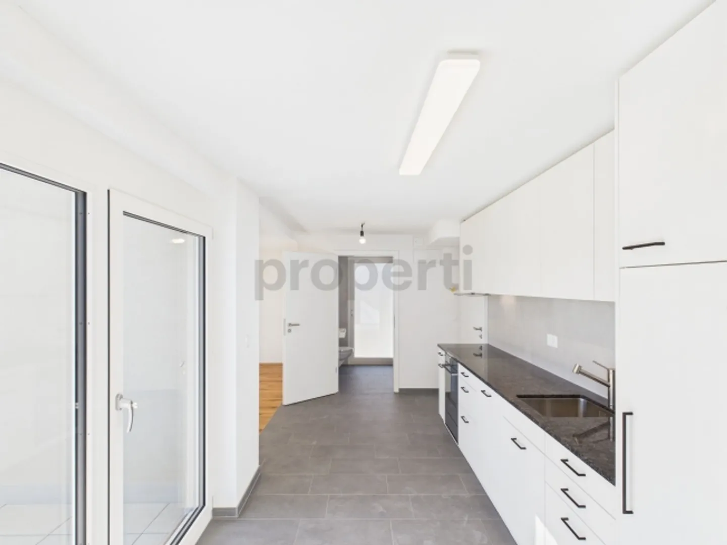 Exclusive 2.5-room apartment in Oberwil - Photo 5 of 13