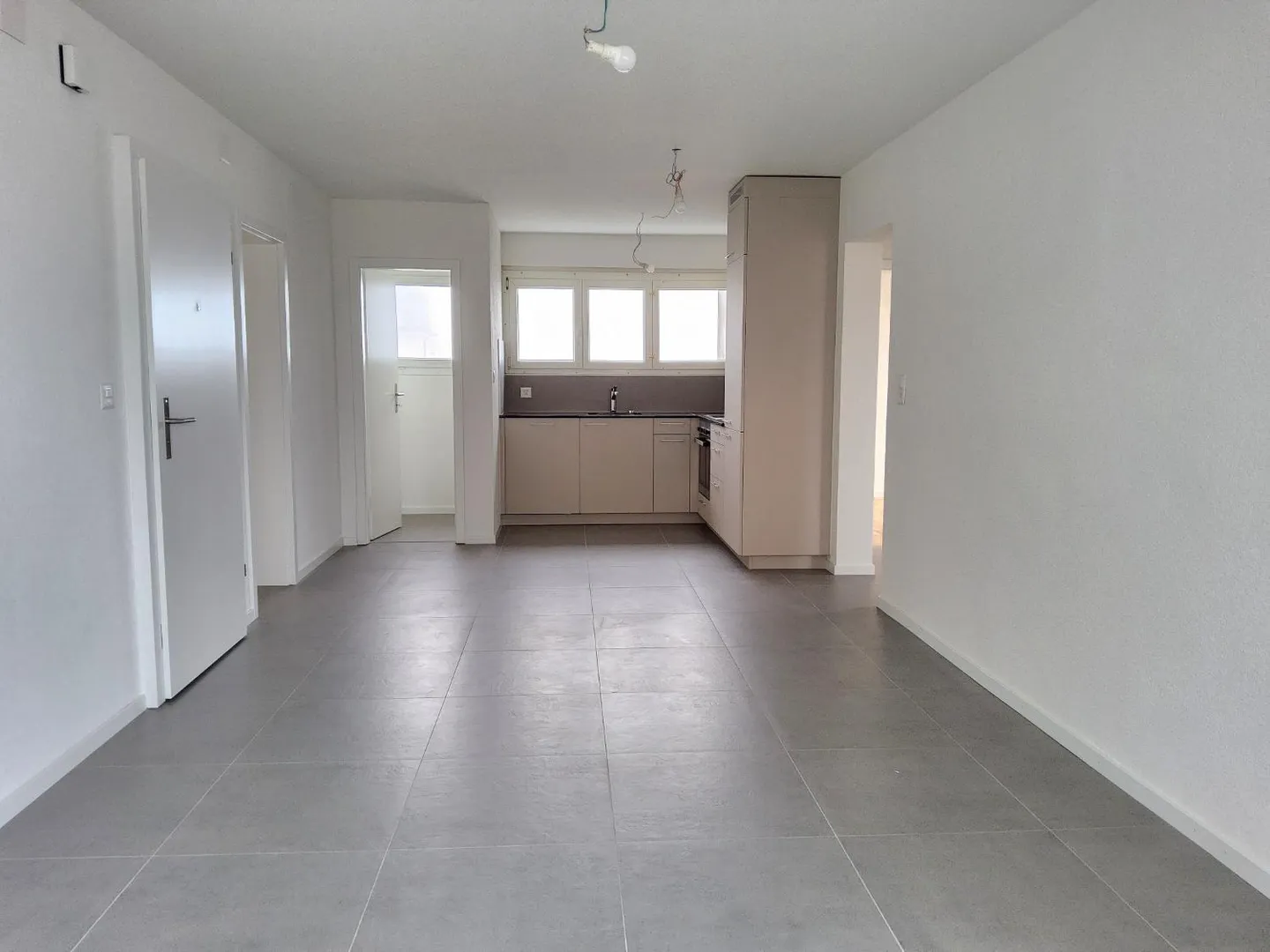 Appartement Rénové Proche Commodités - Photo 1 sur 8