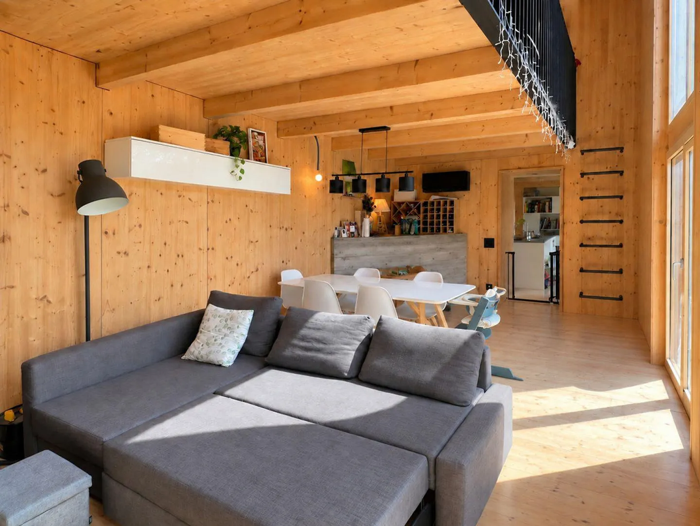 Moderna casa in legno con vista - Foto 2 di 17