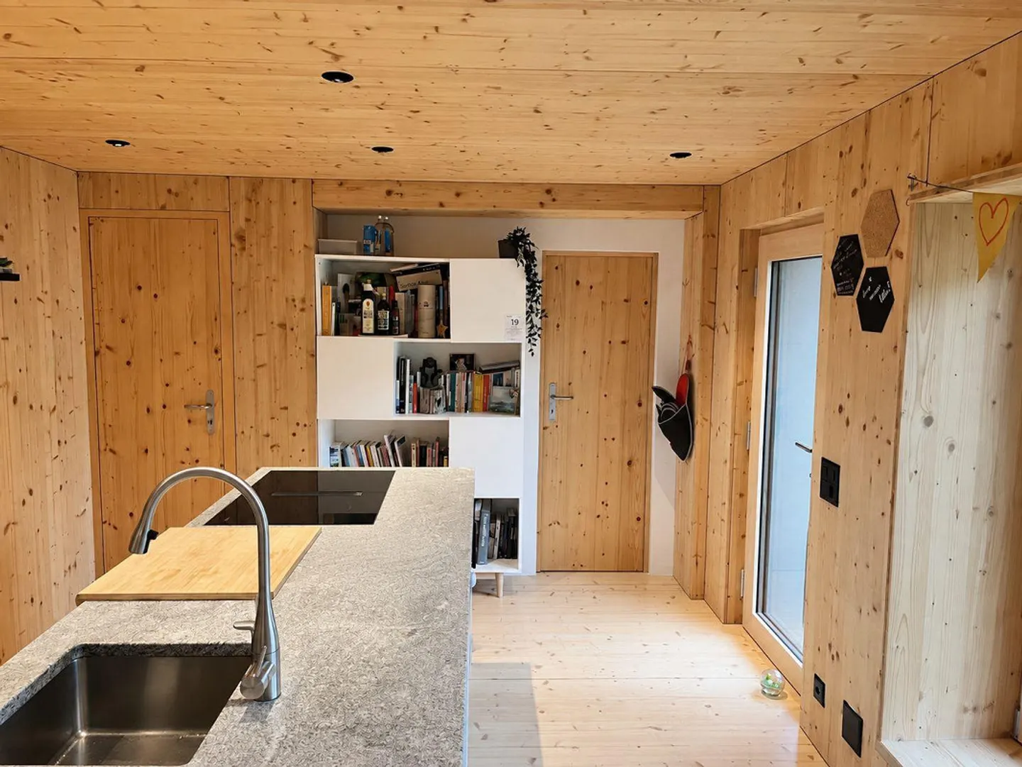 Moderna casa in legno con vista - Foto 4 di 17