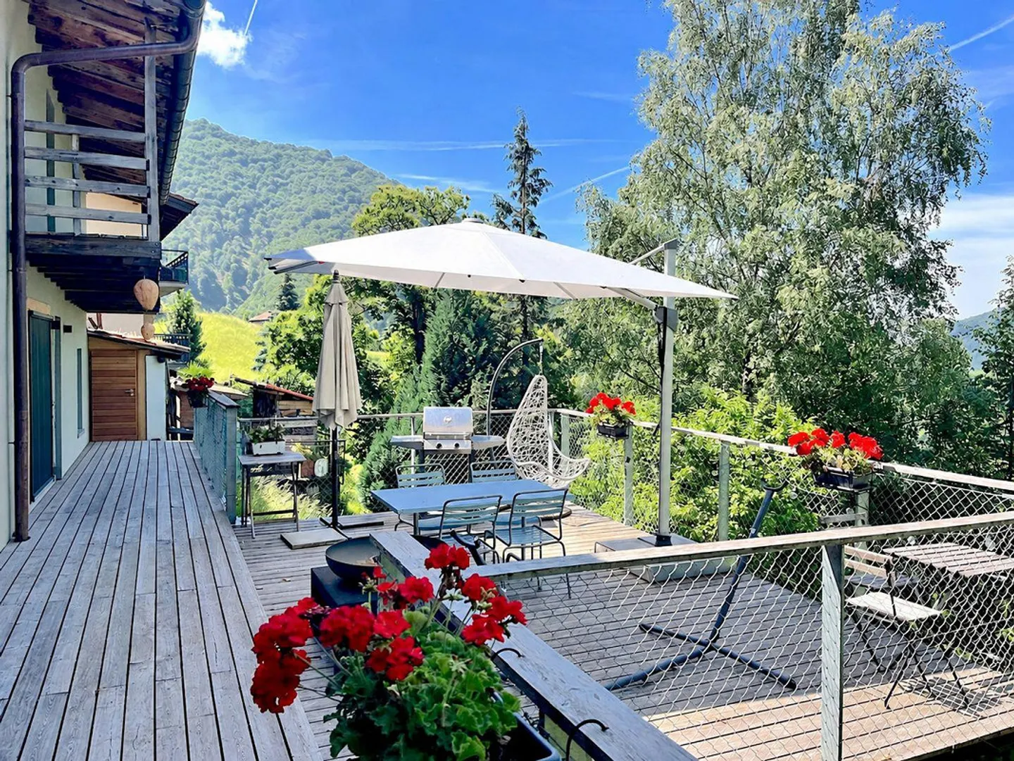 Moderna casa in legno con vista - Foto 12 di 17
