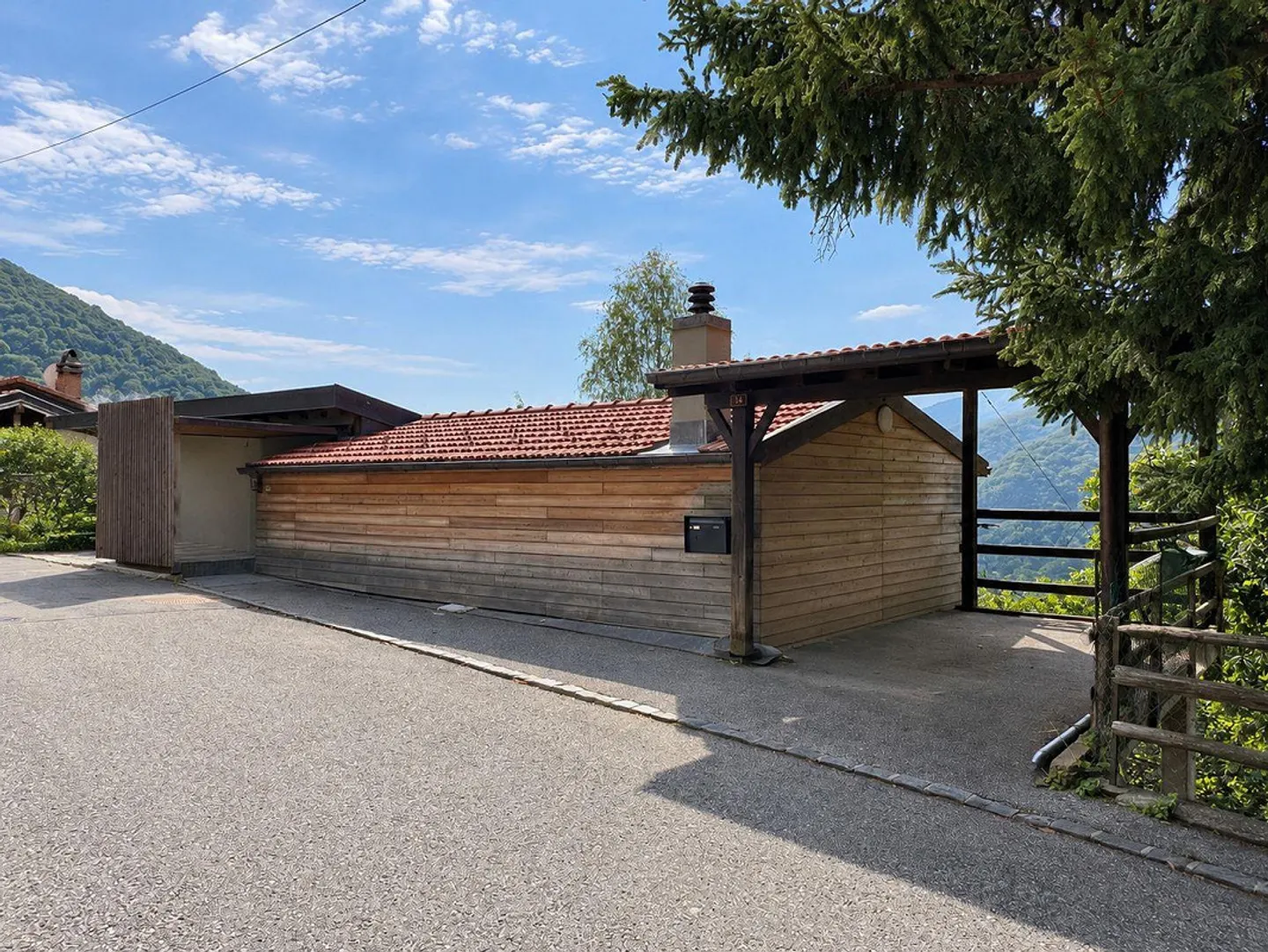 Moderna casa in legno con vista - Foto 14 di 17