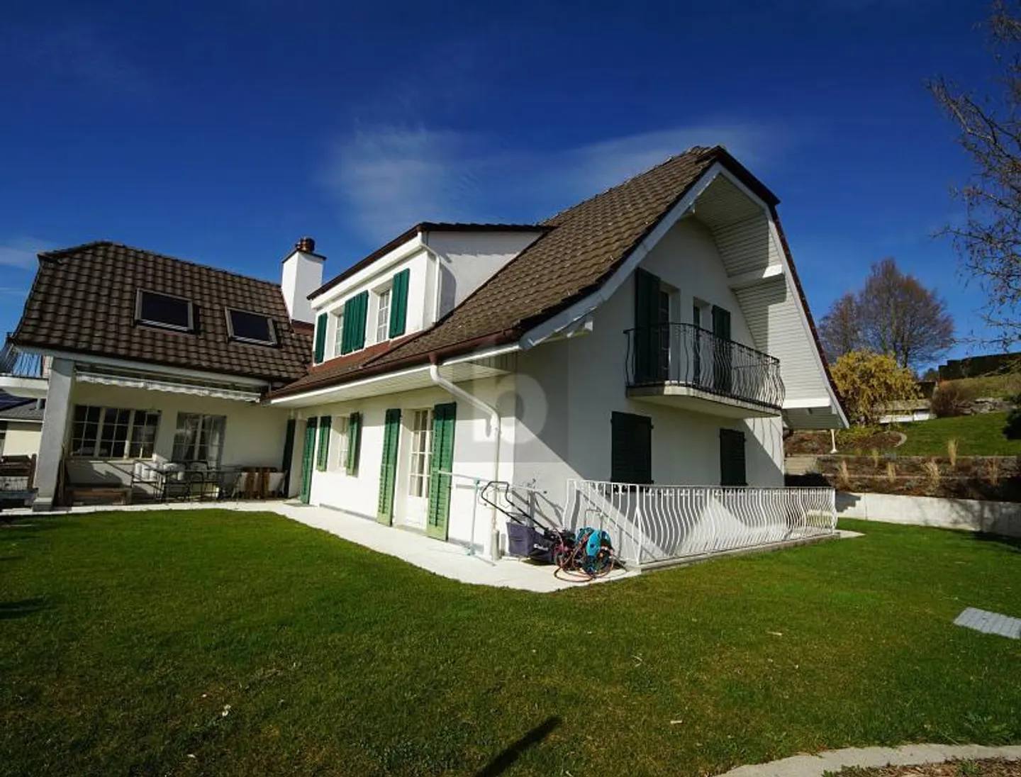 DANS UN EMPLACEMENT IDÉAL AVEC PISCINE ET VUE PANORAMIQUE ! - Photo 2 sur 6