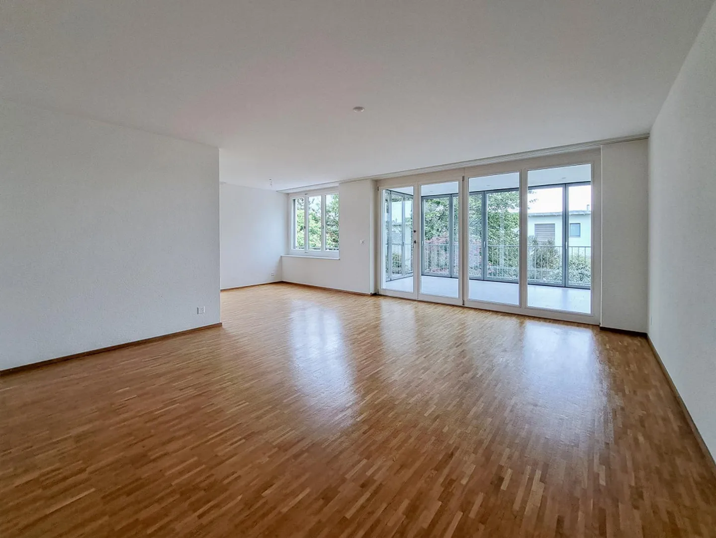 5 1/2 Room Apartment 1st Floor - Photo 4 of 13