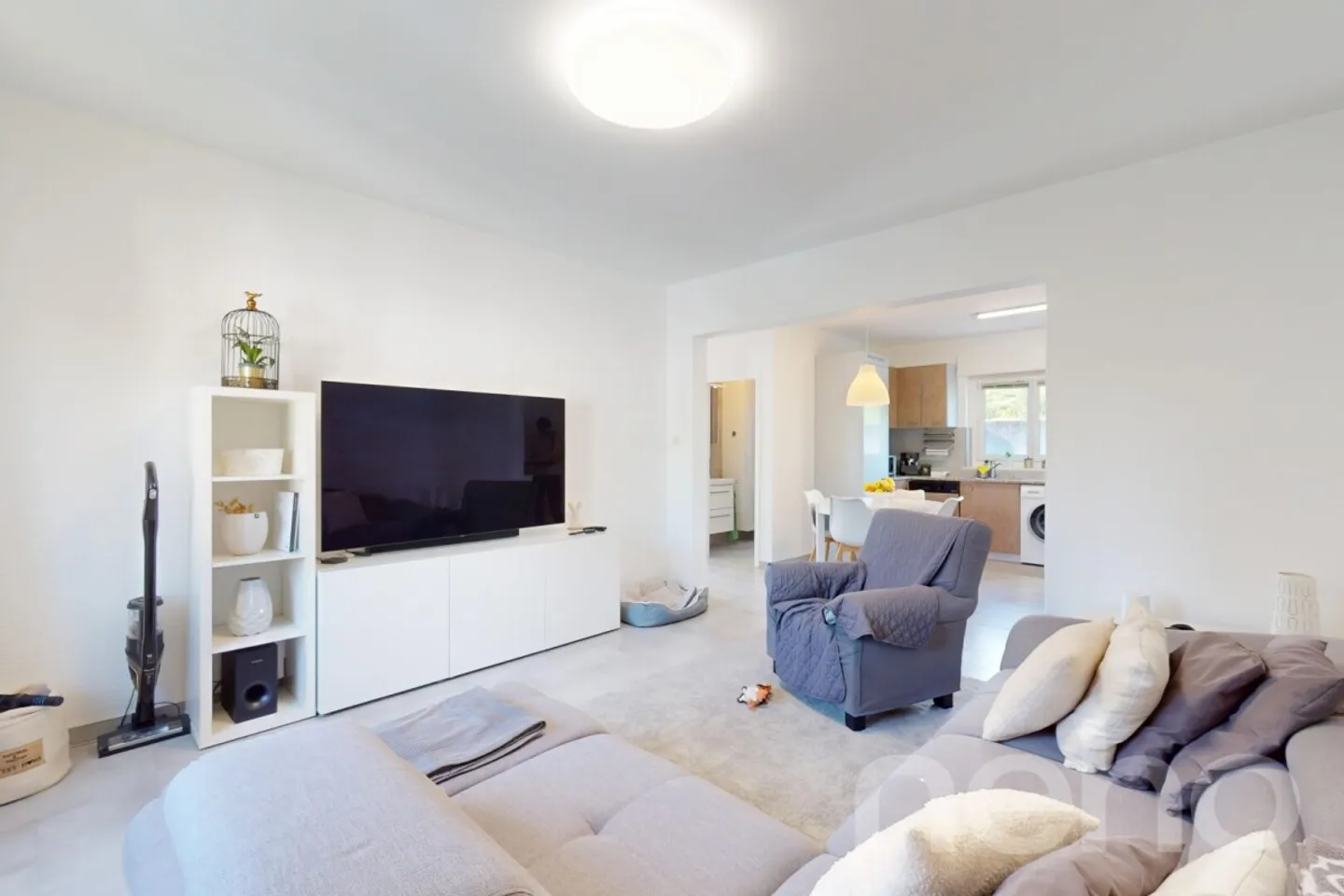 Bellissimo appartamento come nuovo con balcone e garage! - Foto 2 di 11