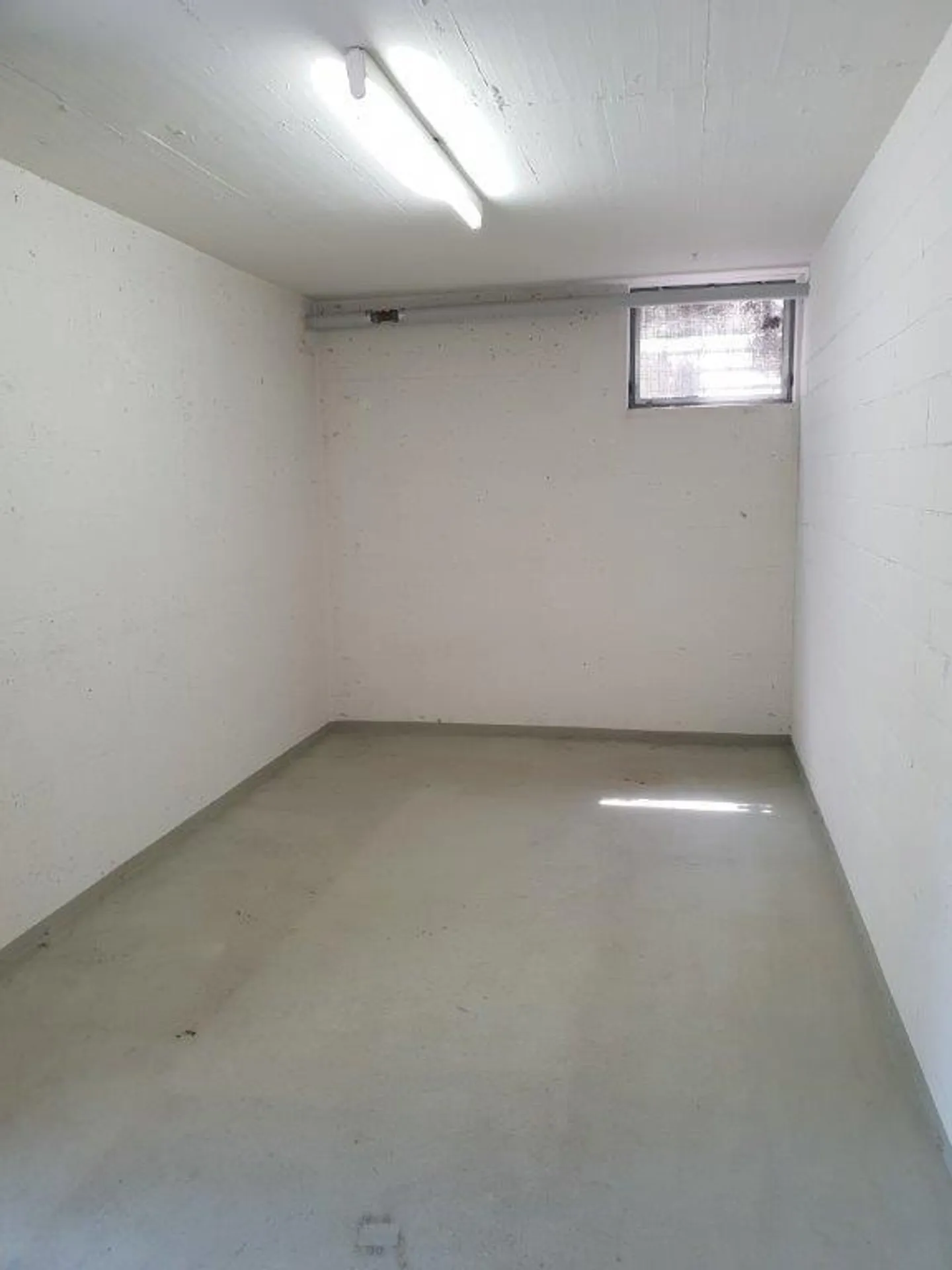 Bastelraum zur Miete in Steinhausen - Foto 2 von 2