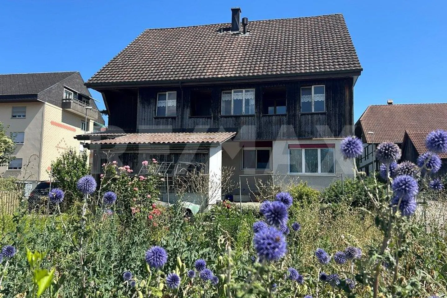 Freistehendes Haus mit Zwei Wohneinheiten - Foto 1 von 13