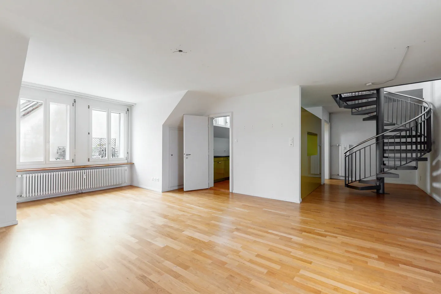 Luxuriöses Wohnen oberhalb des legendären Aarbergerhofs! - Foto 2 di 11