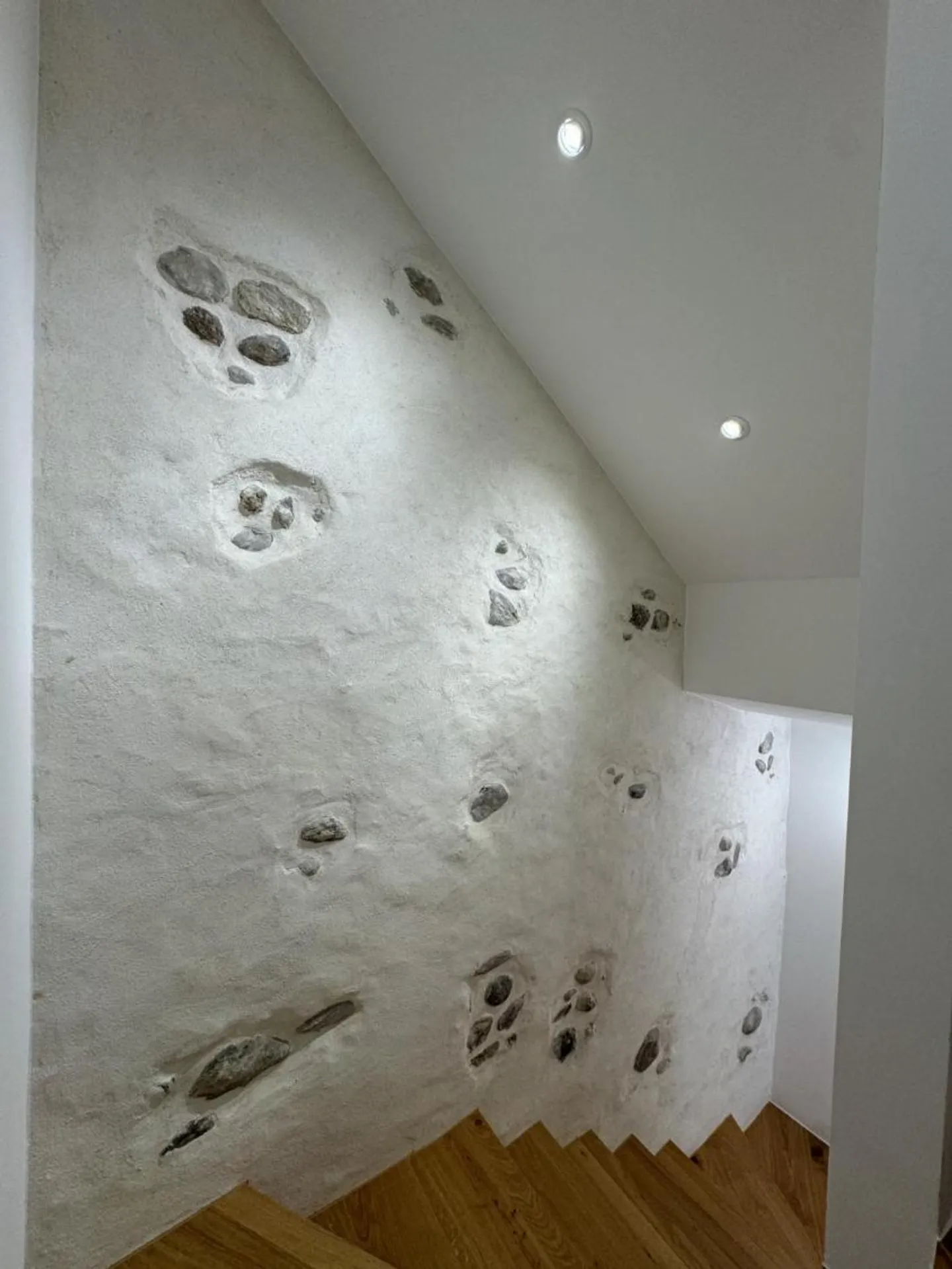 Appartement triplex entièrement rénové à vendre - Photo 4 sur 11