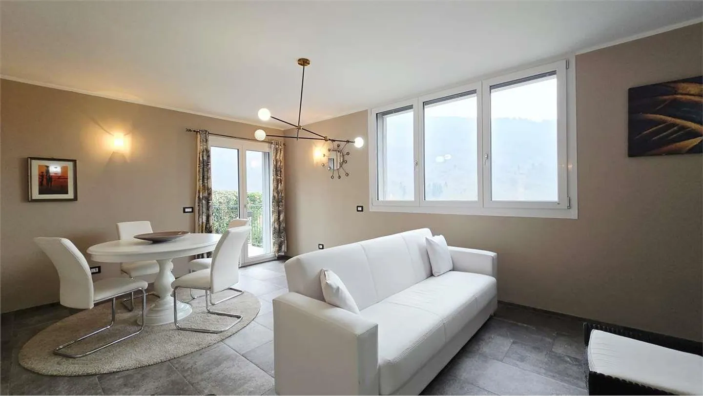 Modern Semi-Detached House with 2 Apartments - Photo 13 of 13