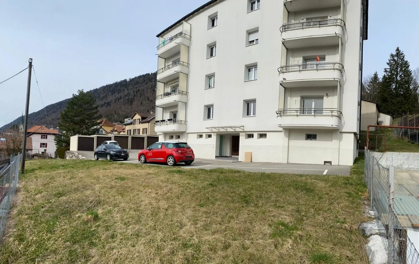 St-Imier, bellissimo appartamento con 2 camere al 1° piano, completamente ristrutturato con balcone - Foto 5 di 5