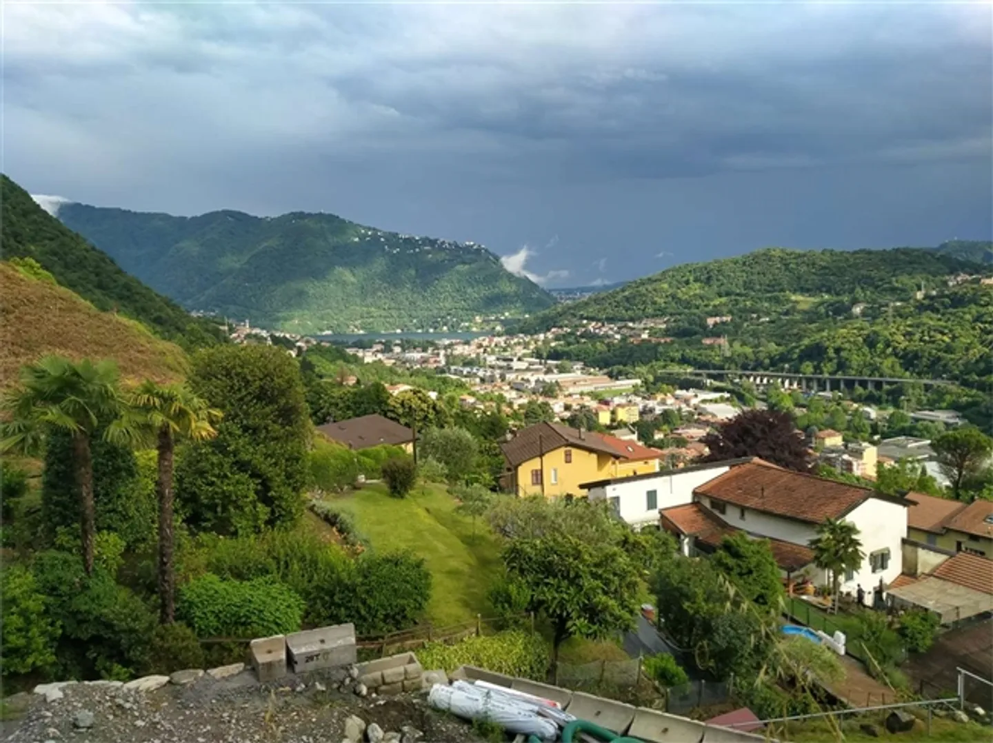 Nouvel appartement super luxe avec vue sur le lac - Photo 3 sur 5