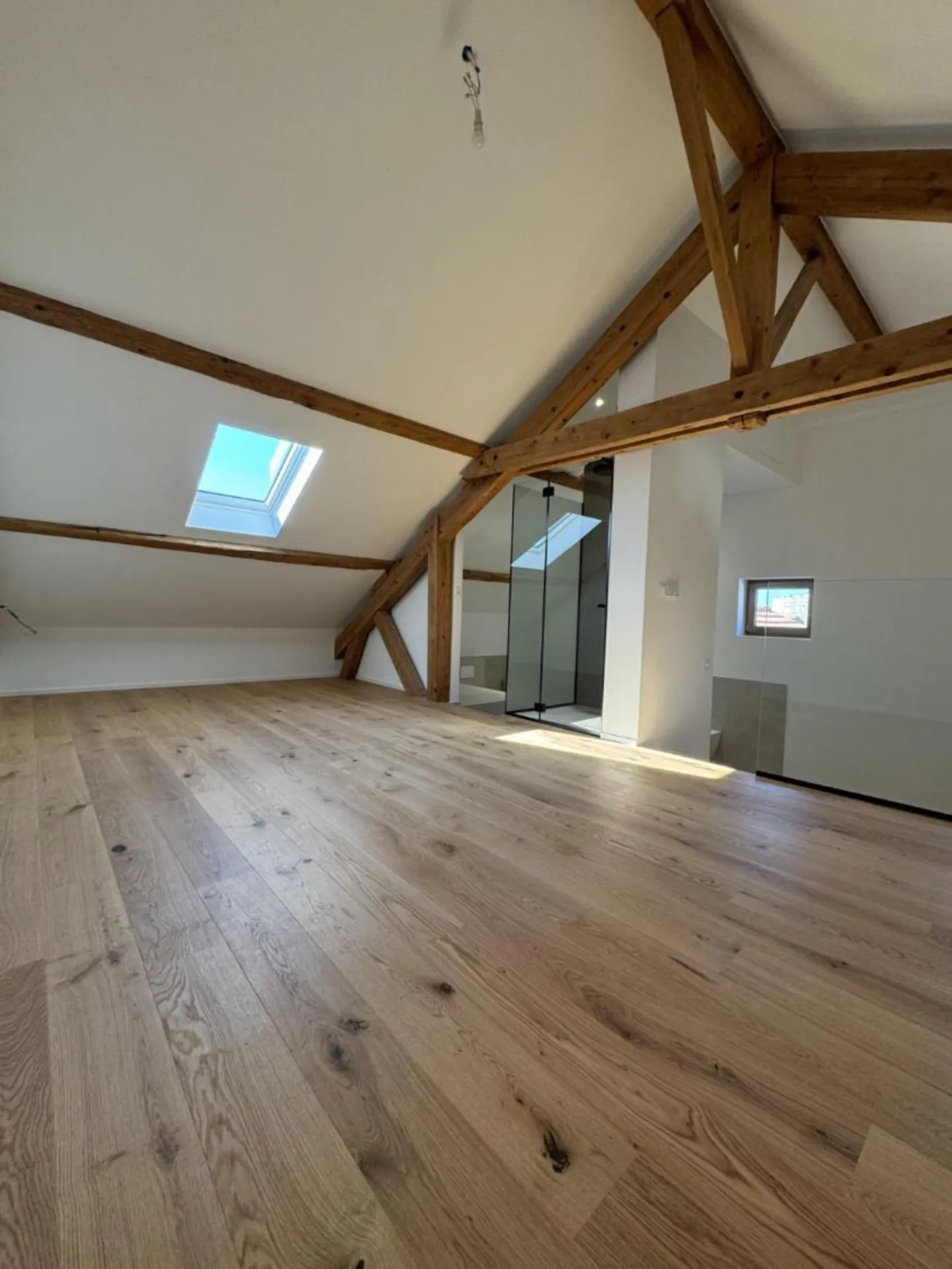 Appartement triplex entièrement rénové à vendre - Photo 7 sur 11