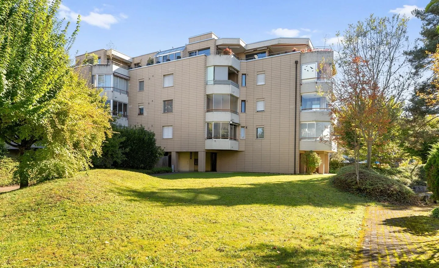 Helle Wohnung mit sonnigem Balkon - Foto 1 von 11