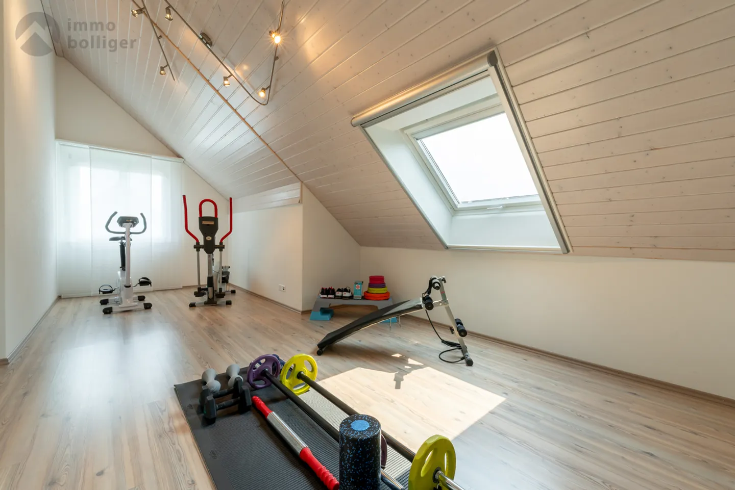 La generosità incontra la natura - Casa bifamiliare moderna ai margini della foresta - Foto 8 di 11