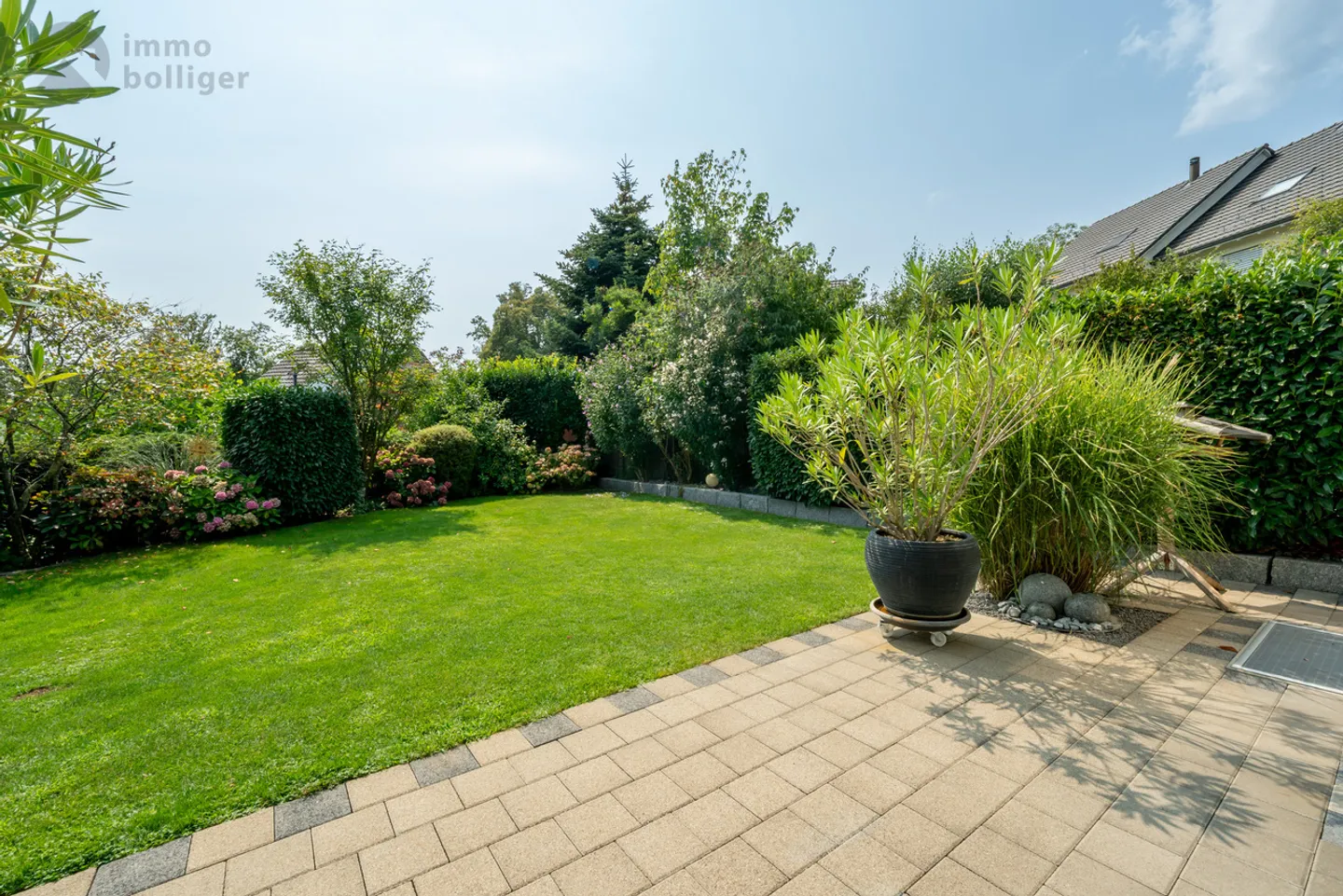 La generosità incontra la natura - Casa bifamiliare moderna ai margini della foresta - Foto 10 di 11