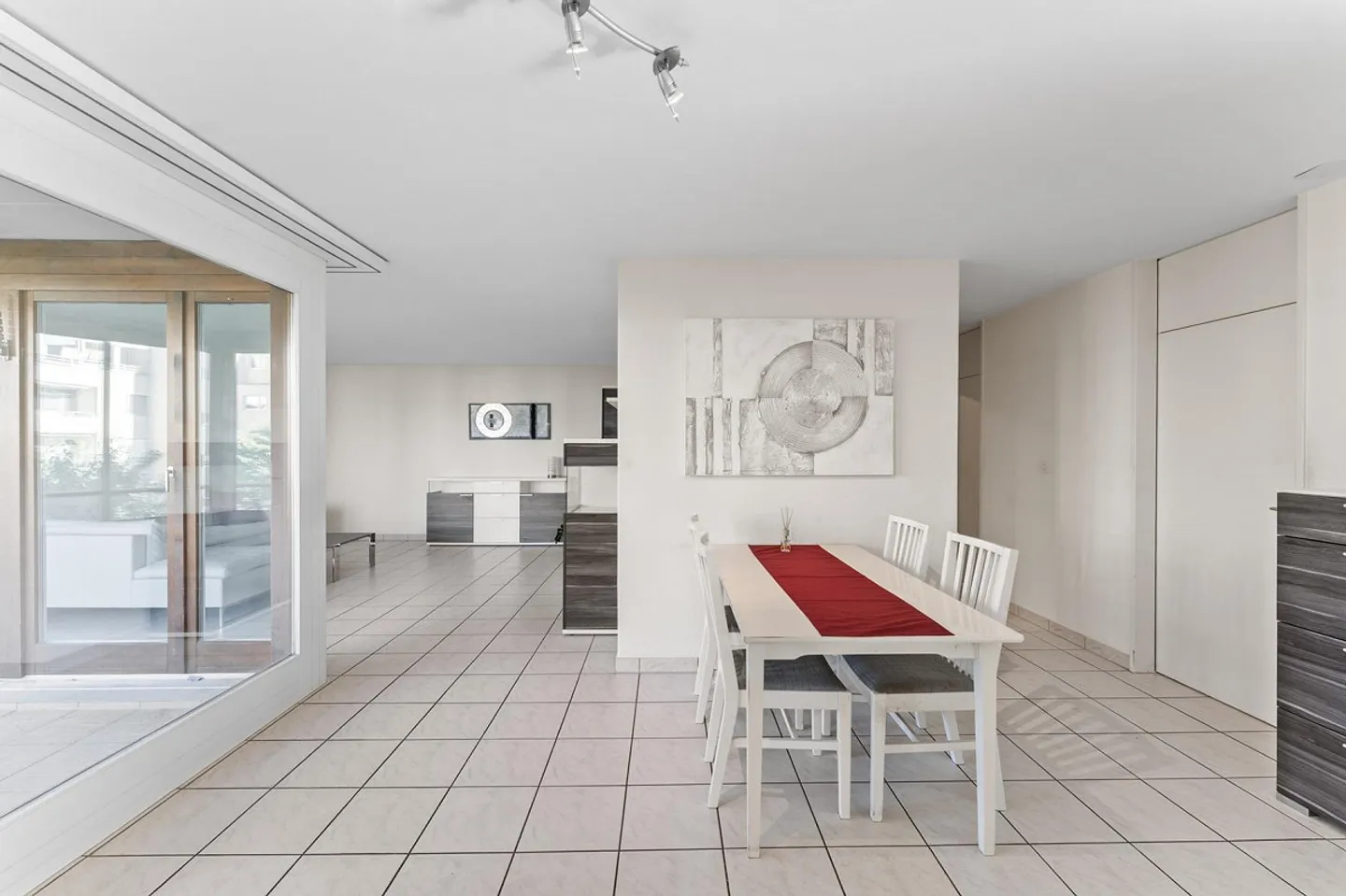 Helle Wohnung mit sonnigem Balkon - Foto 2 von 11