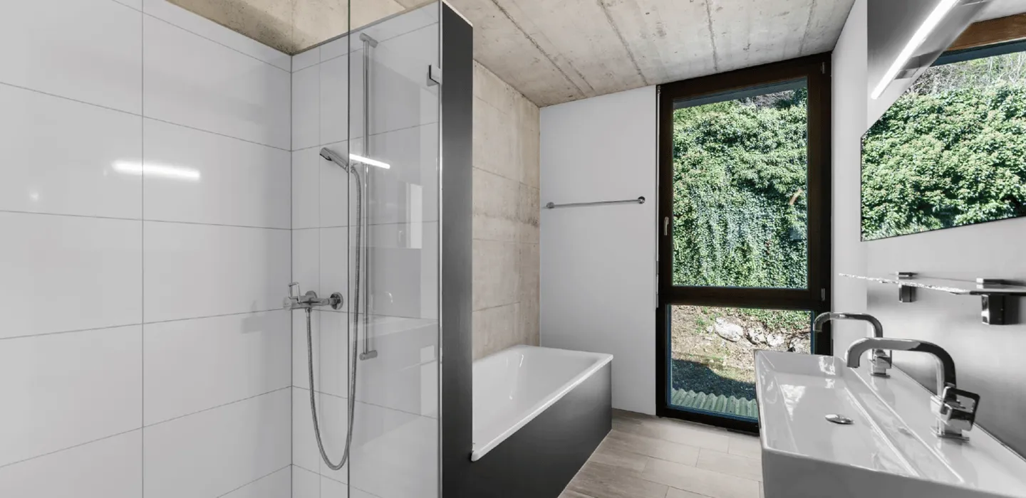 Modern 3.5-room apartment with mountain view in Ingenbohl - Photo 3 of 5