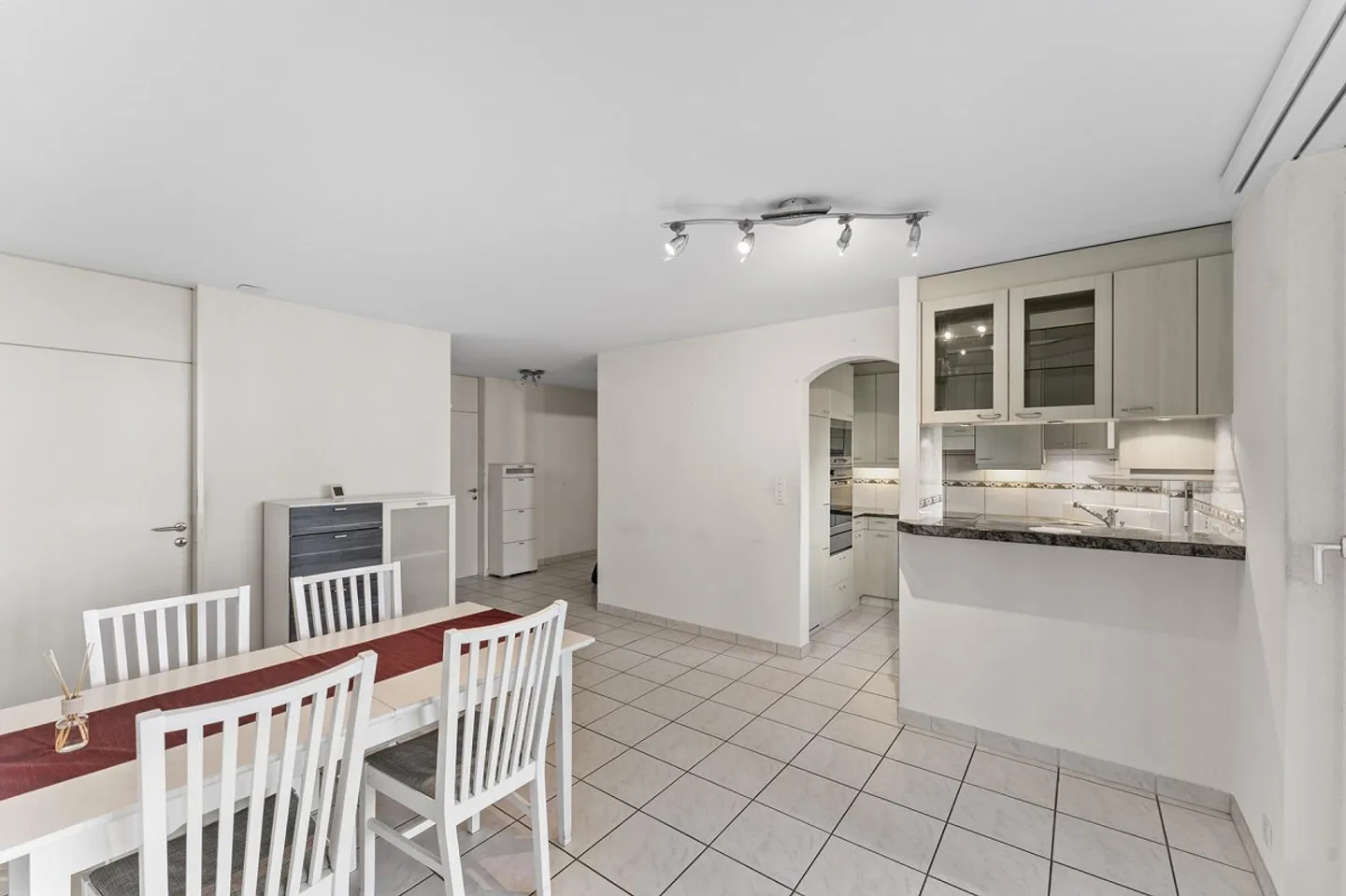 Helle Wohnung mit sonnigem Balkon - Foto 5 von 11