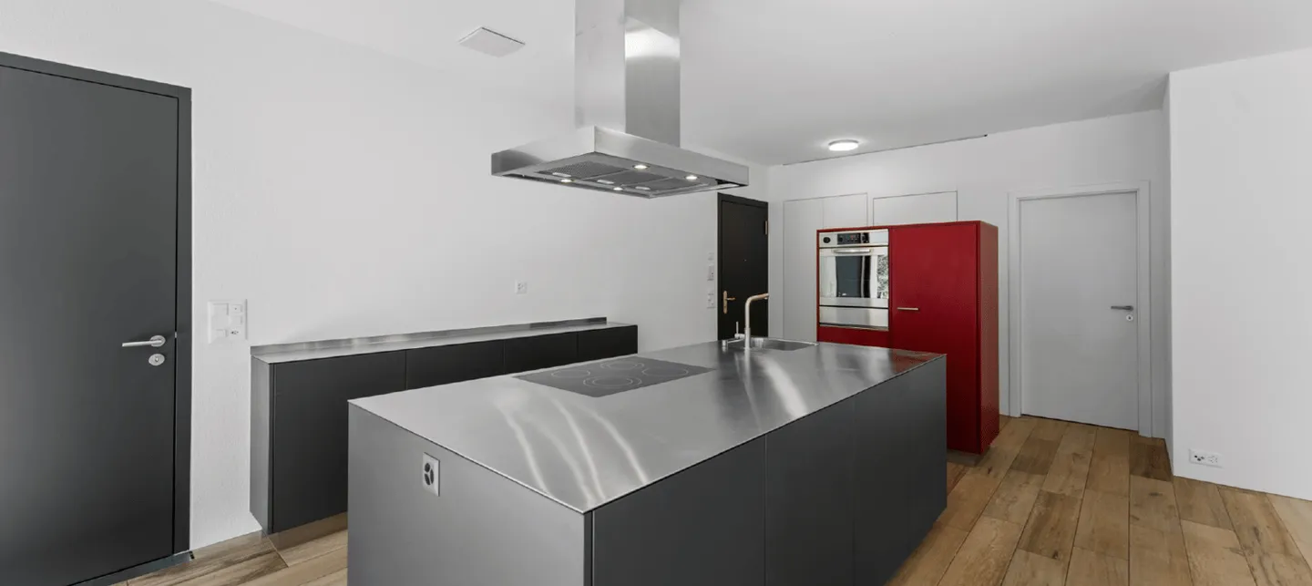 Modern 3.5-room apartment with mountain view in Ingenbohl - Photo 2 of 5