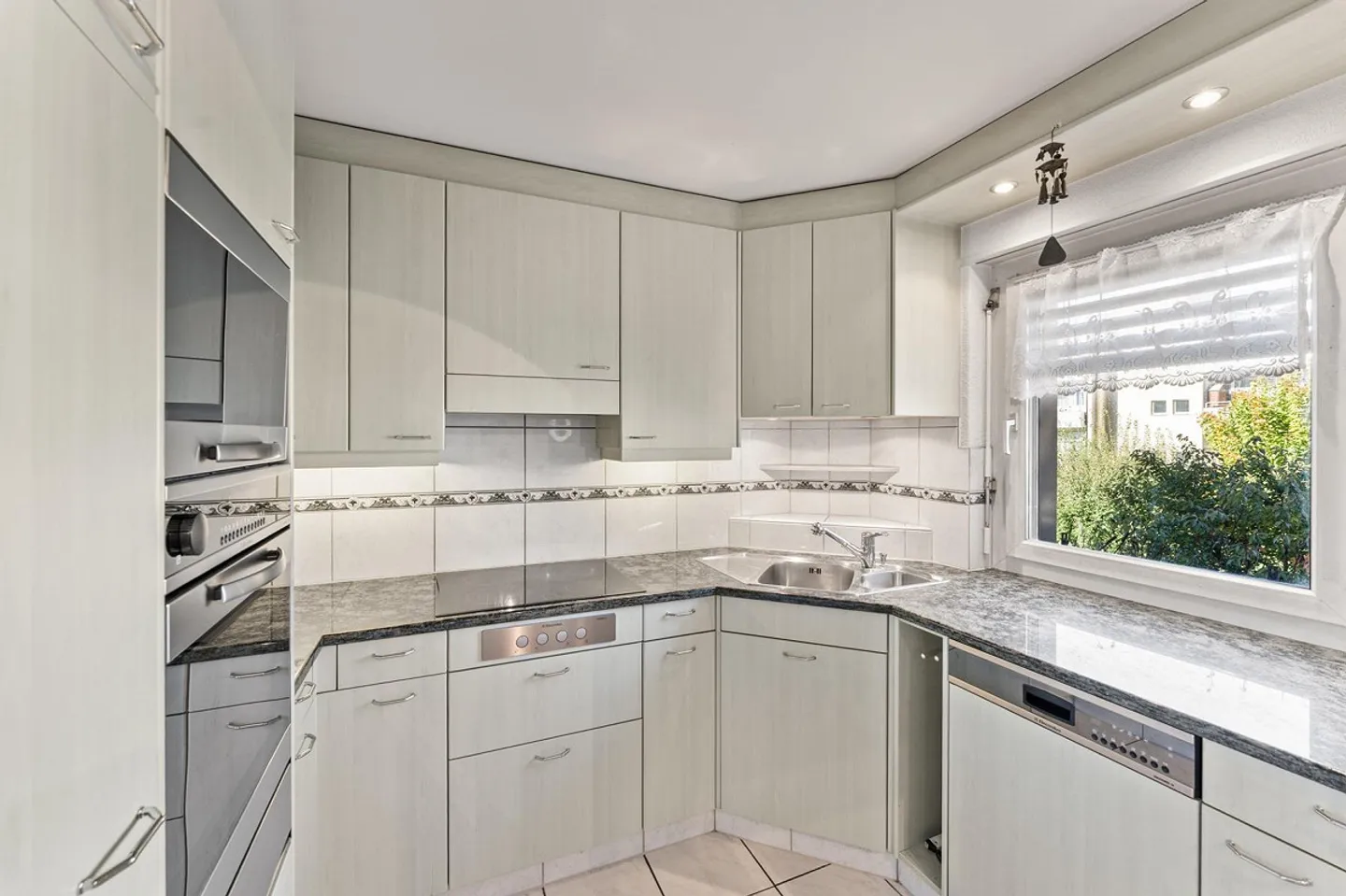 Helle Wohnung mit sonnigem Balkon - Foto 6 von 11