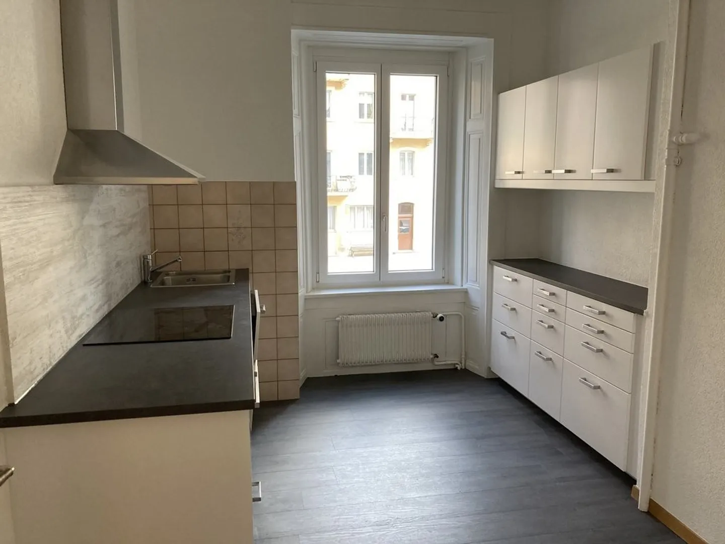 BEAUTIFUL AND SPACIOUS APARTMENT WITH CHARACTER - Photo 2 of 6