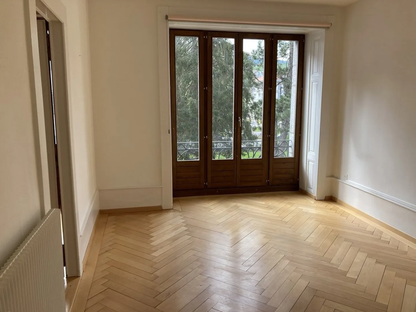 BEAUTIFUL AND SPACIOUS APARTMENT WITH CHARACTER - Photo 3 of 6