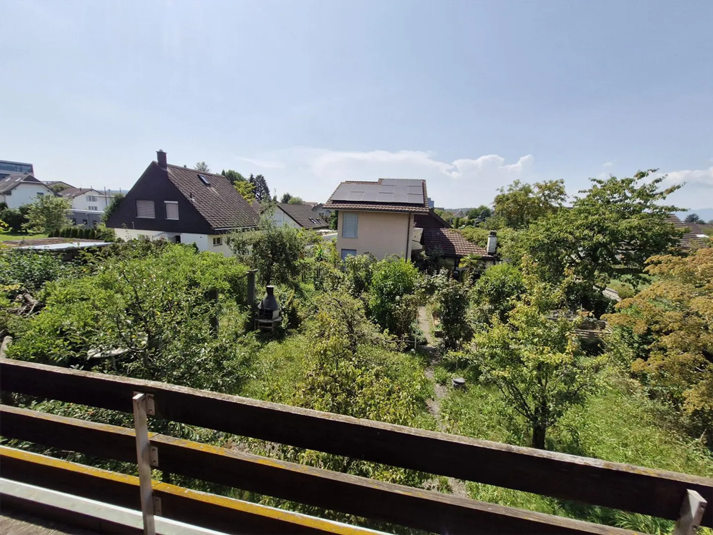 Qualité de vie et de logement dans un emplacement ensoleillé et calme - Photo 2 sur 12