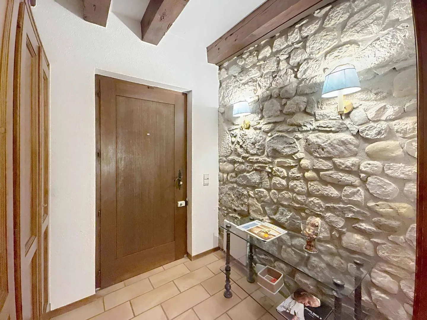 CO-ESCLUSIVITÀ! Magnifica proprietà caratteristica vicino a Nyon - Foto 2 di 13