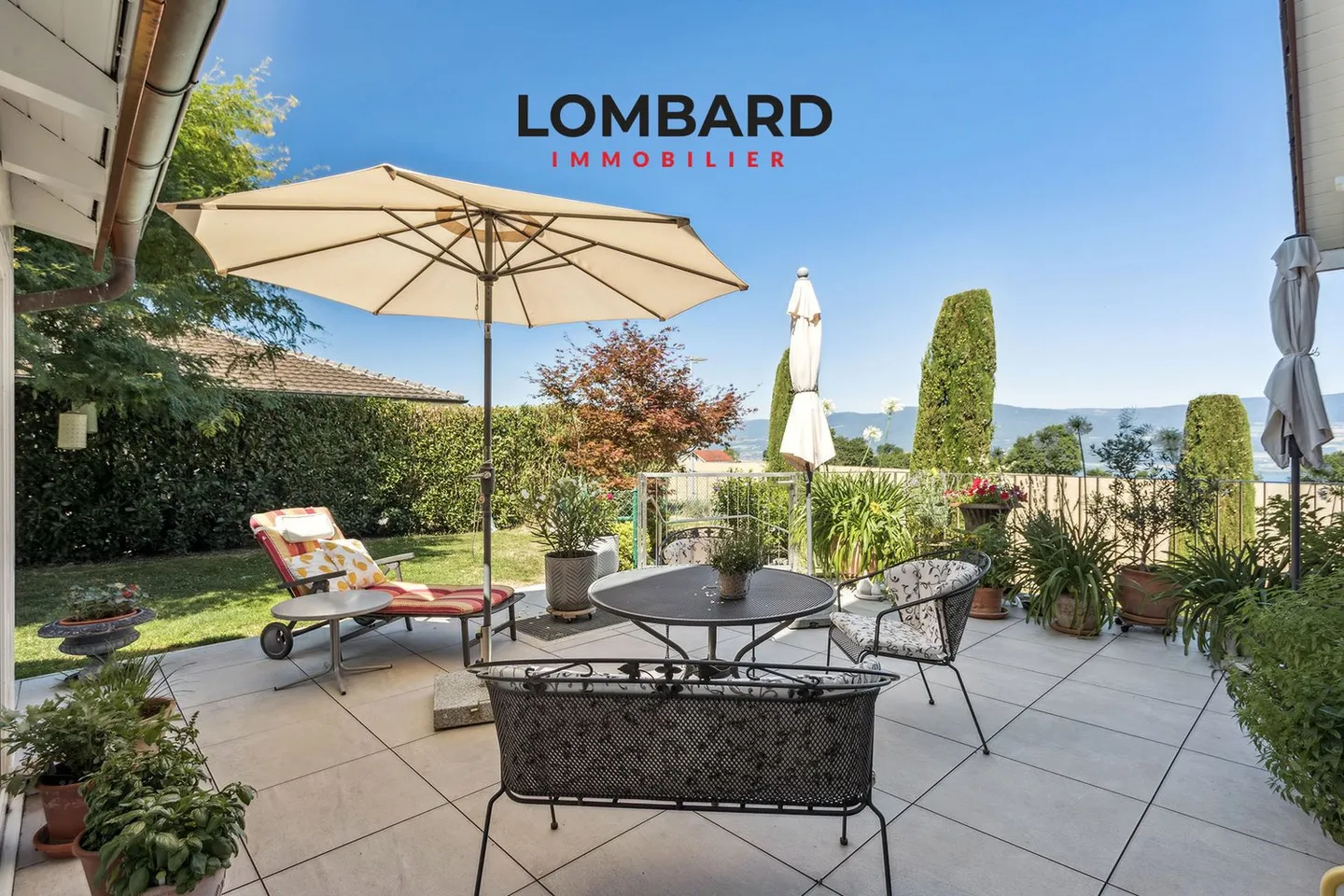 Spacious Detached Villa with Views of Lake Neuchâtel - Photo 3 of 8