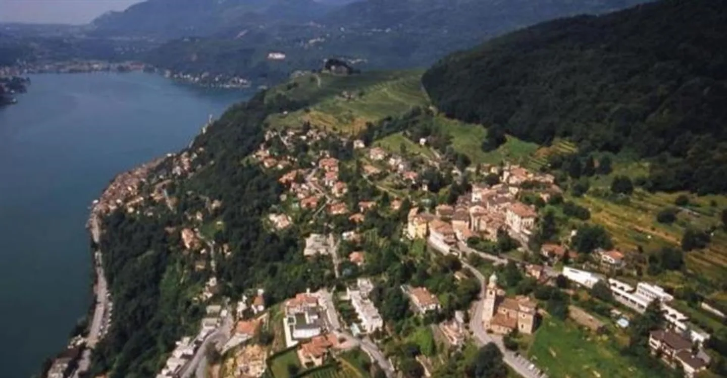 Villa di lusso con vista lago - Foto 1 di 1