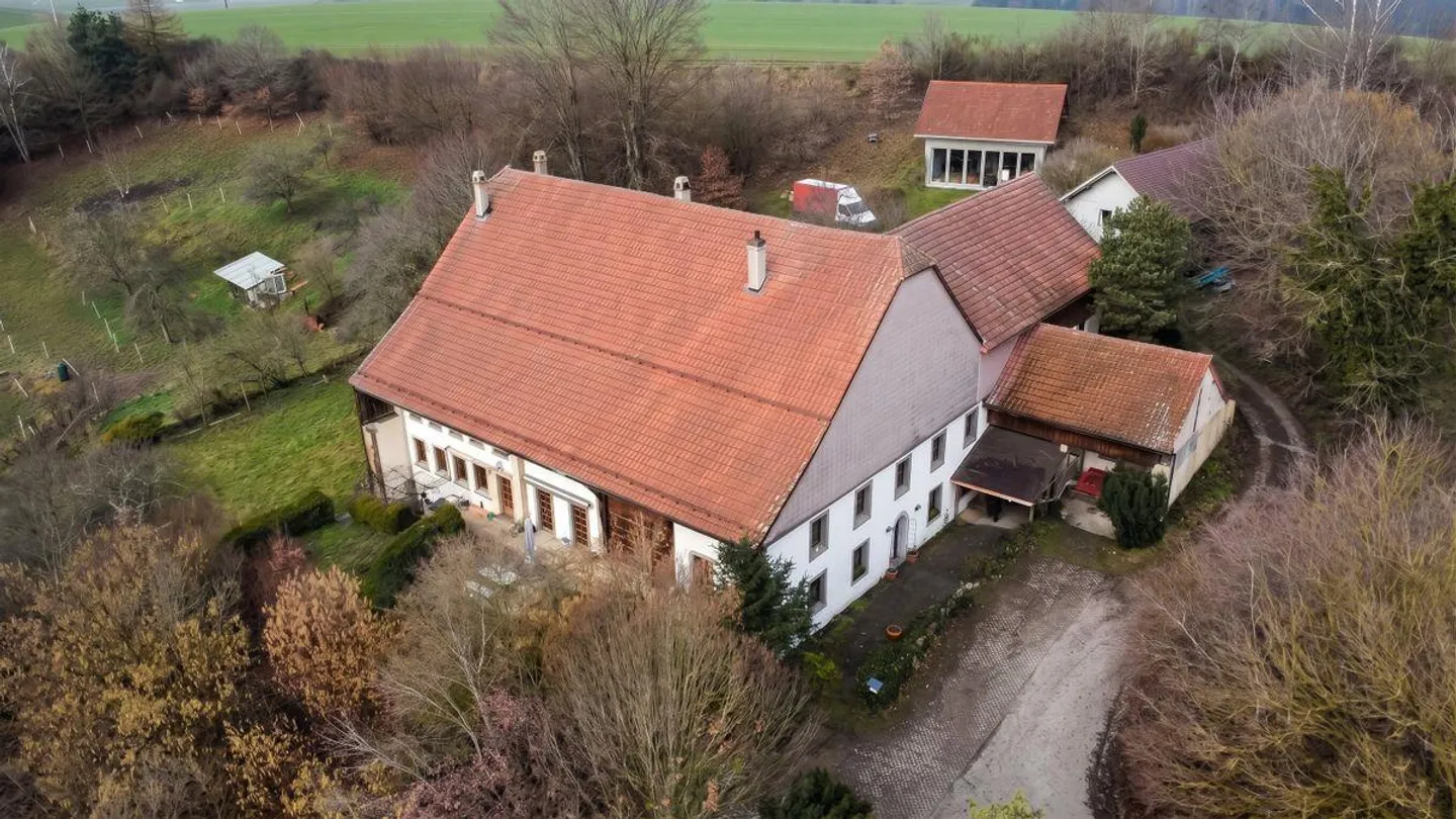 Appartamento in vendita con terreno privato di 2126m2: Un'oasi nel cuore... - Foto 2 di 13