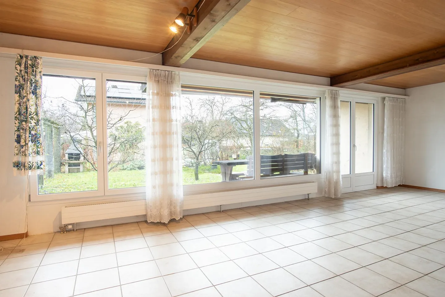 Qualité de vie et de logement dans un emplacement ensoleillé et calme - Photo 4 sur 12