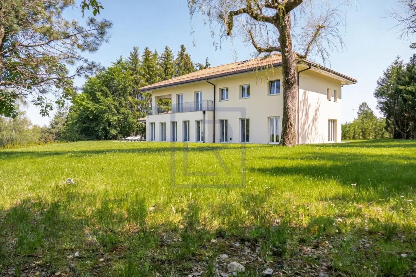 Elegante Moderne Villa - Foto 1 von 6